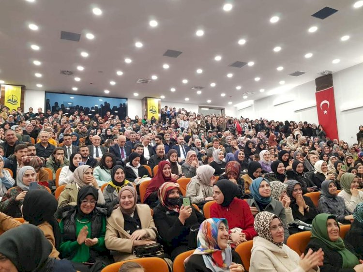 Hayati İnanç Bayburt'ta söyleşi programına katıldı