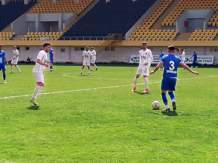 Bayburt Özel İdarespor evinde ağırladığı Ankara spor’a 2-0 mağlup oldu.